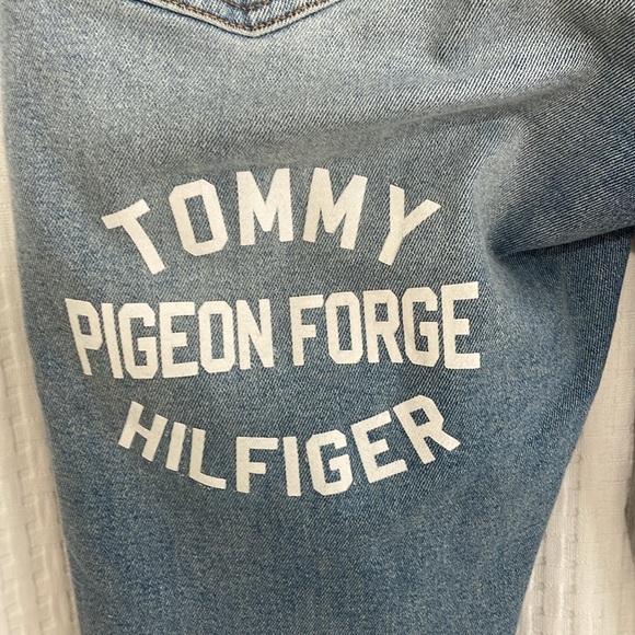 Tommy Hilfiger Size 34 Y2K vintage distressed light wash skinny jeans w/ patches - Picture 8 of 14
